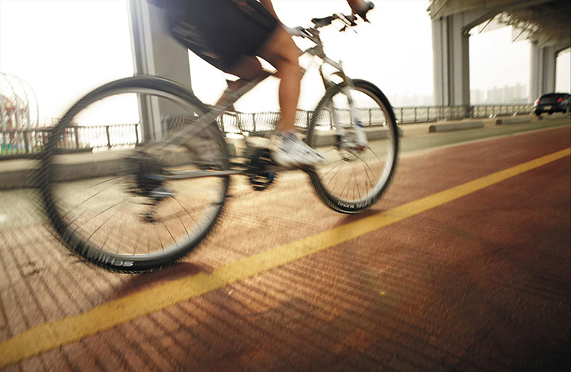 自行車配件的重量永遠和價格成反比，一個碼表座頂輛自行車