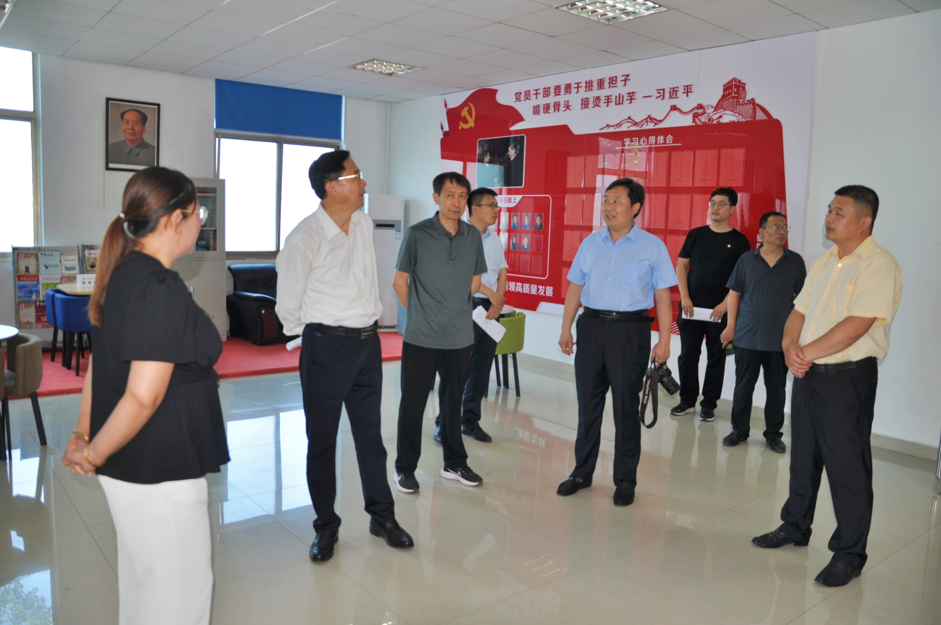 臨沂市總工會領導到九間棚集團新大陸藥廠調研