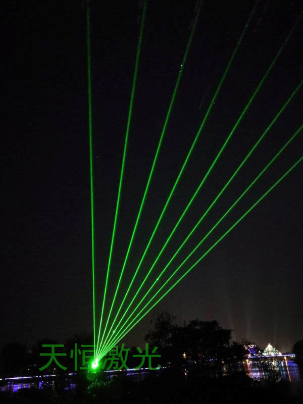 河南省漯河市老虎滩公园的一套THD-06-40W型绿色激光地标