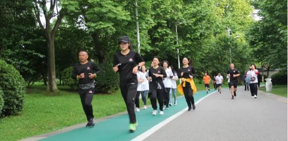 “520遇见初夏，南卓集团与爱畅跑”暨2022年南卓集团健身跑活动